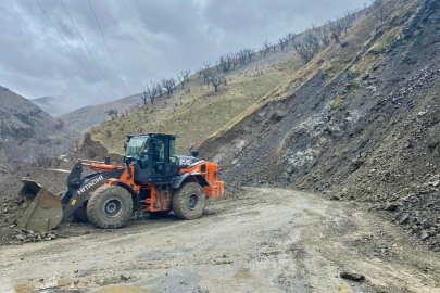 Batman Sason'da yağışla kapanan köy yolları yeniden açık